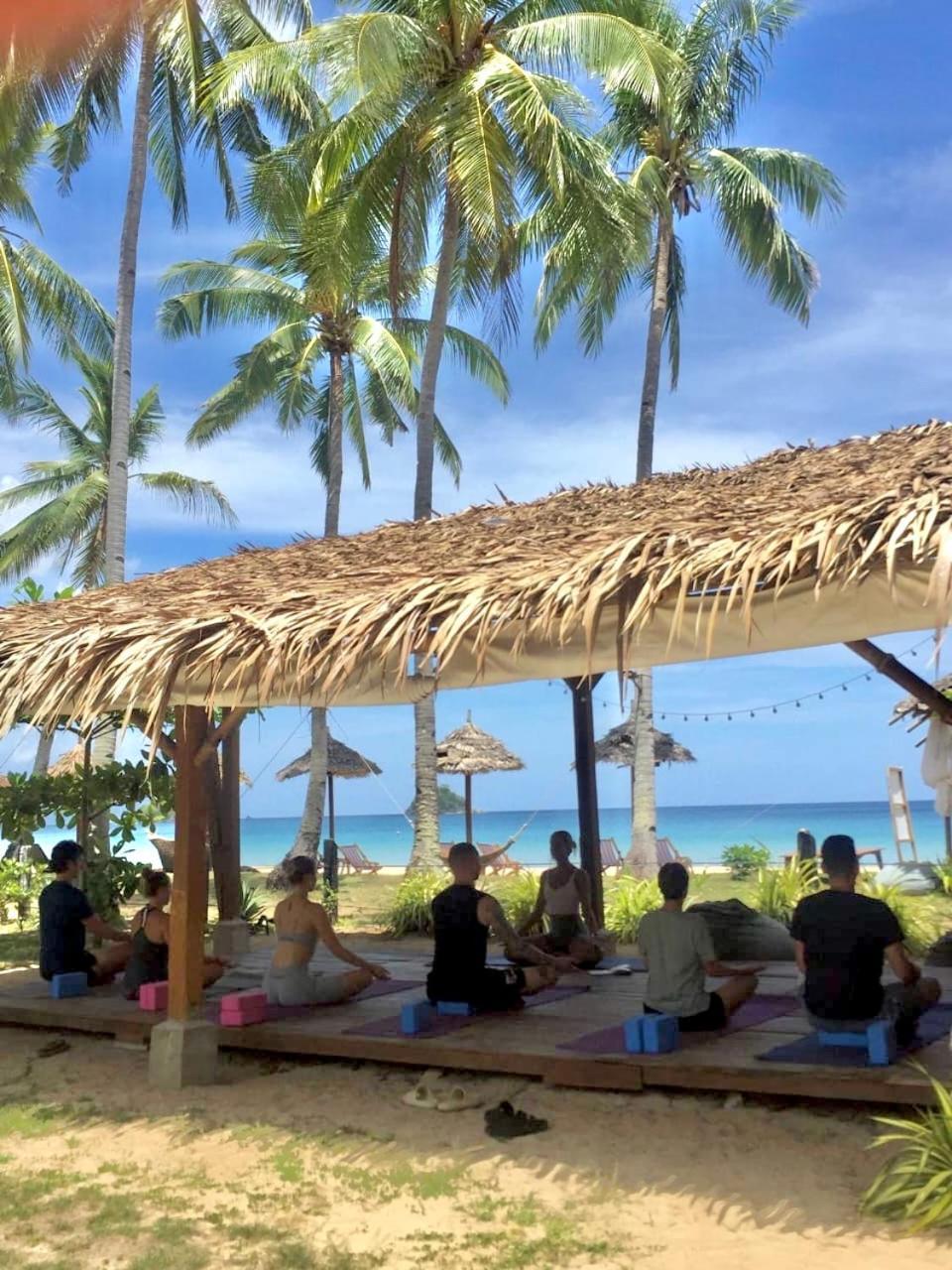 Eco Sanctuaries Nacpan Beach, El Nido Bed&Breakfast Exterior foto