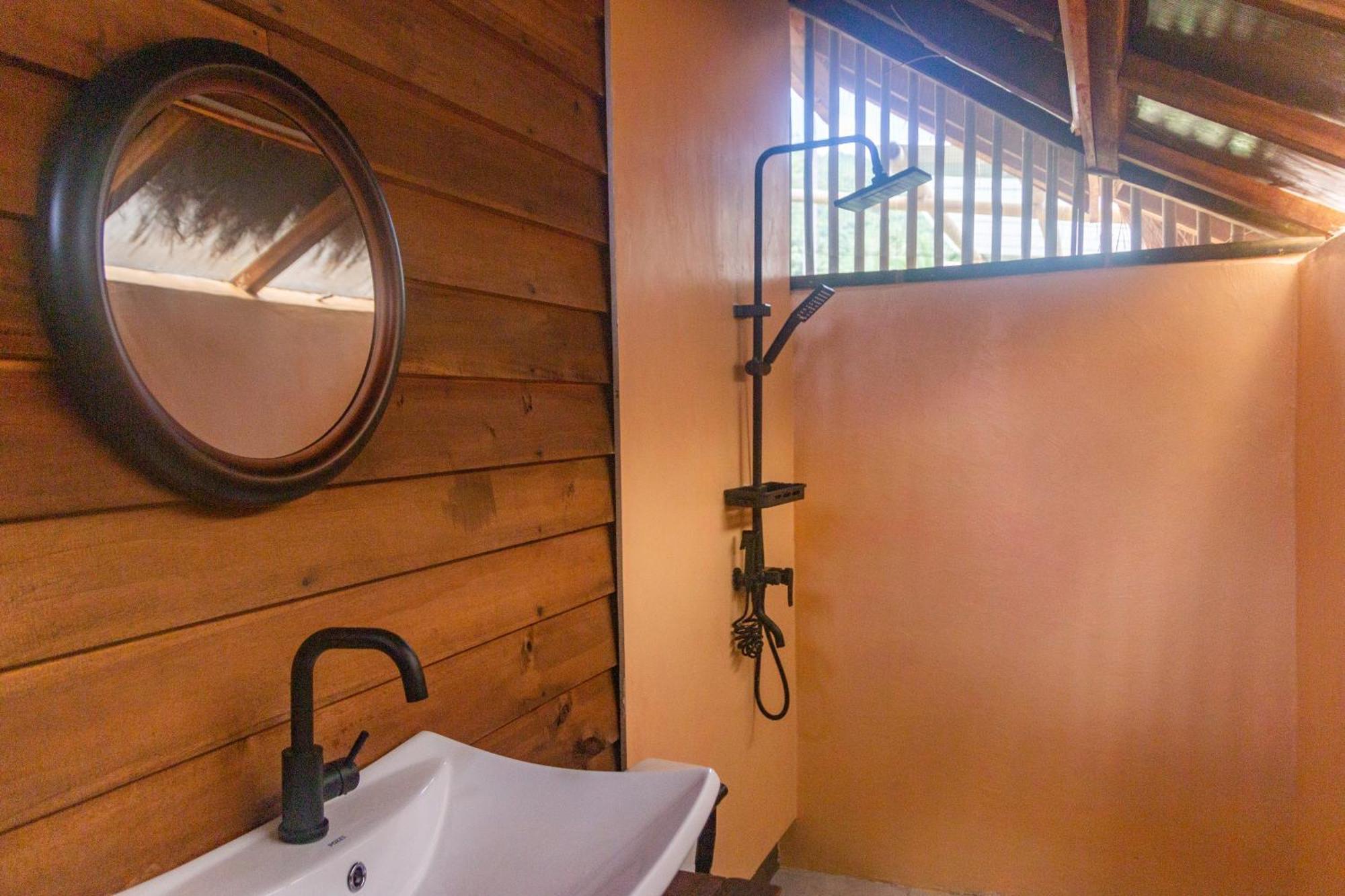 Eco Sanctuaries Nacpan Beach, El Nido Bed&Breakfast Habitación foto